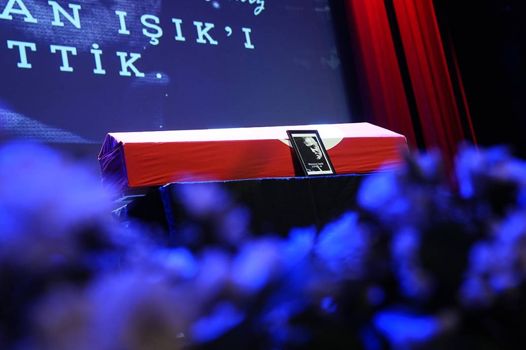 Usta sanatçı Kenan Işık'a son görev... "Yokluğu bizler için büyük bir kayıp" 1